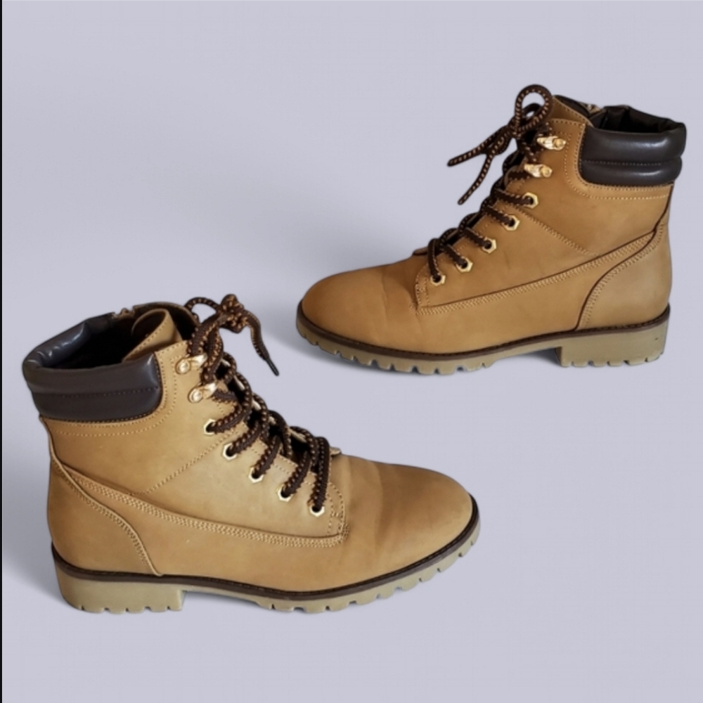 NWT Le Chateau 7 Indie Sleeze High Street Gorpcore Vegan Lace Up Combat Boots - Picture 5 of 12